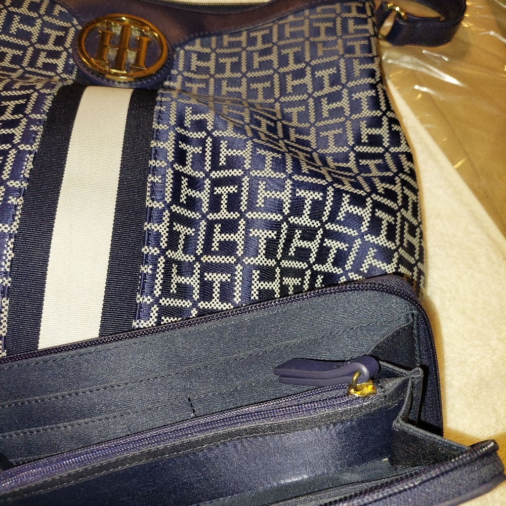 Tommy Hilfiger bag and matching wallet